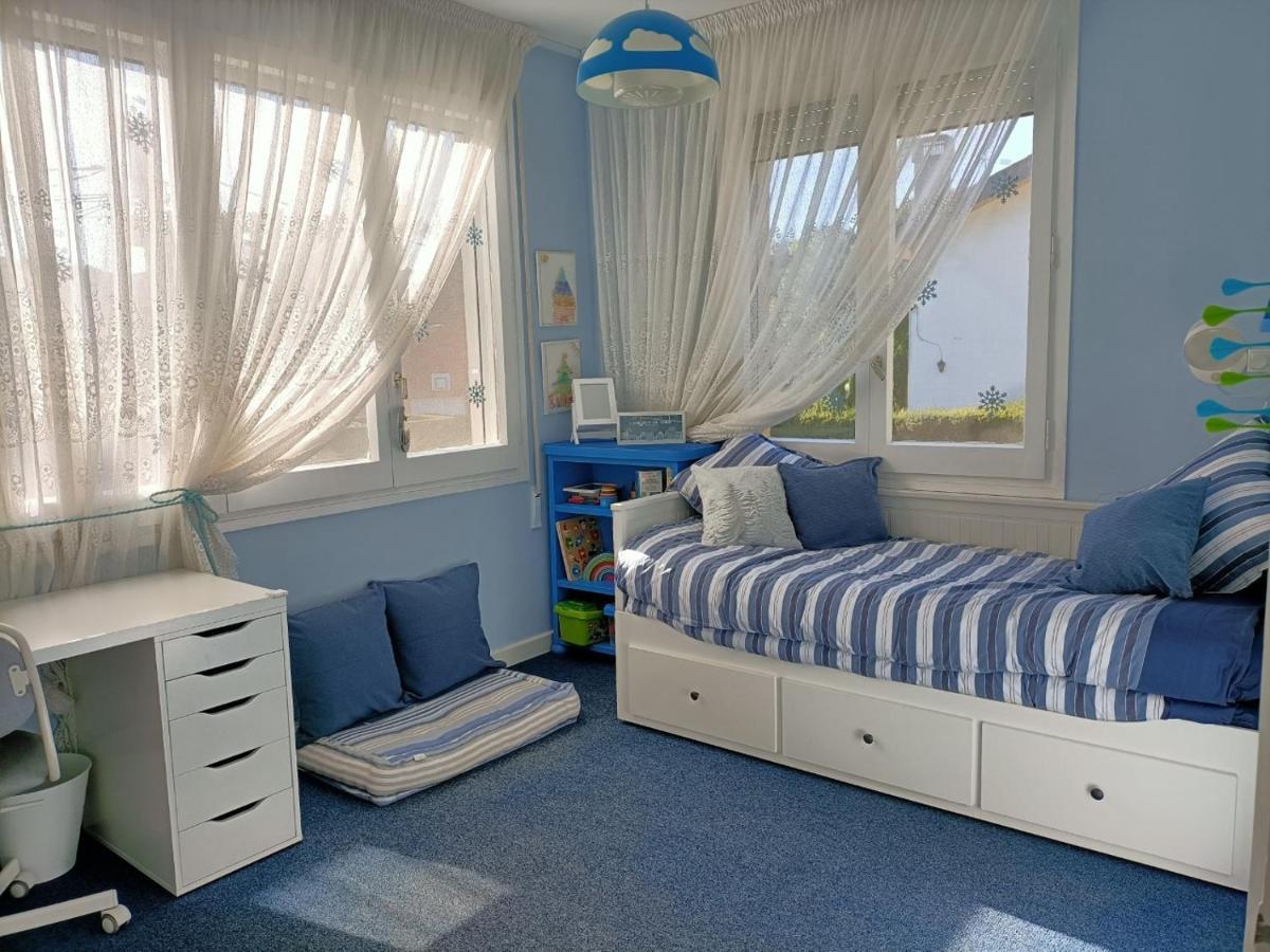 Casa Acogedora Familiar Con Piscina Pallejá المظهر الخارجي الصورة