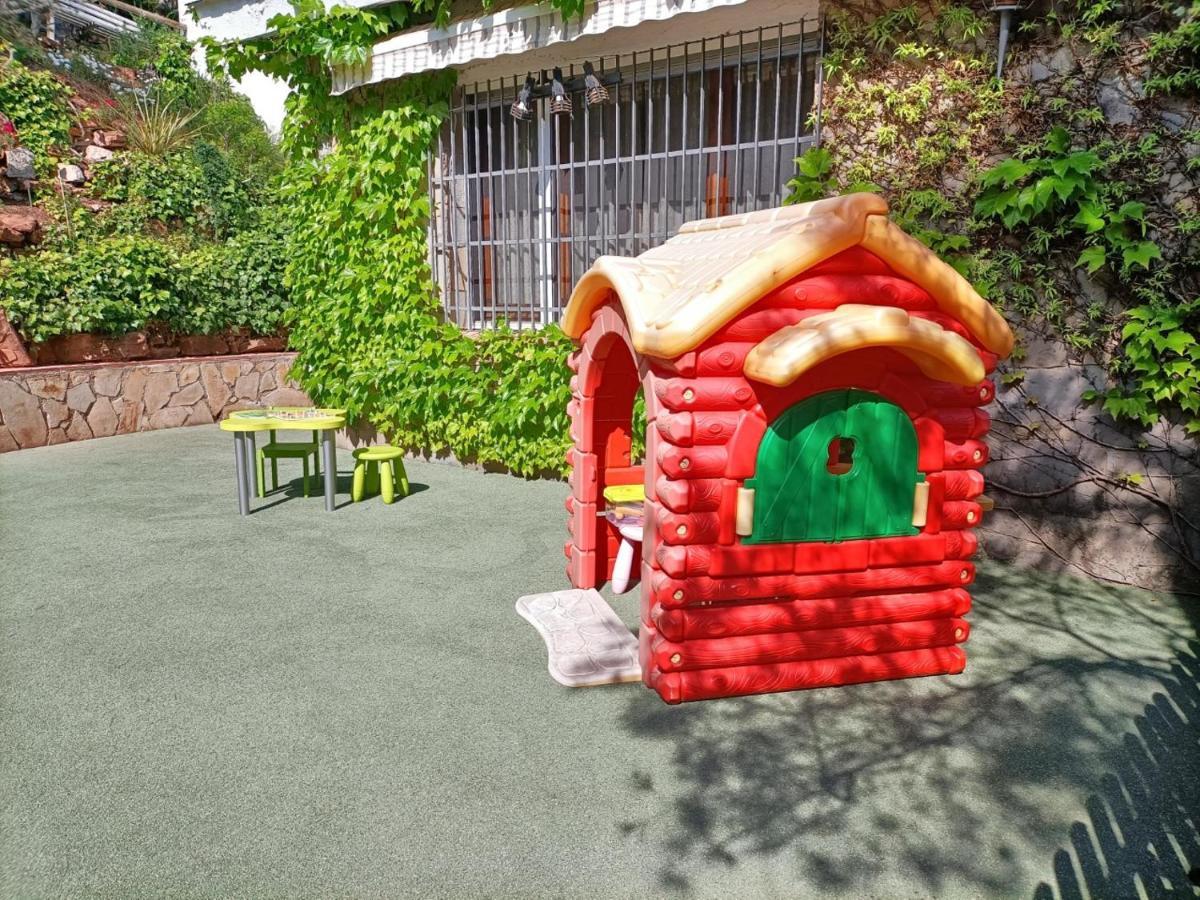 Casa Acogedora Familiar Con Piscina Pallejá المظهر الخارجي الصورة