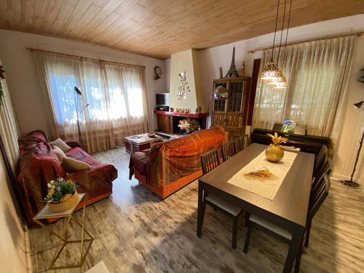 Casa Acogedora Familiar Con Piscina Pallejá المظهر الخارجي الصورة